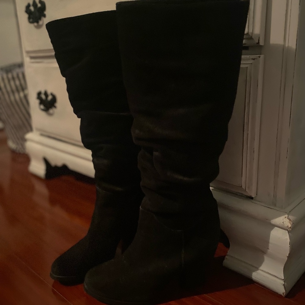 Black suede knee boots. Only worn a few times, in great condition.